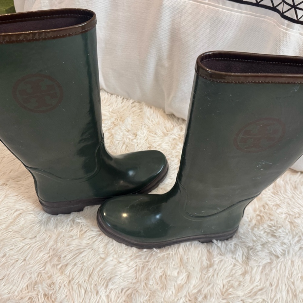Tory Burch Vibrant Orange Boots with Black Trim - Picture 2 of 2